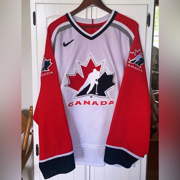 Nike Team Canada Olympic Hockey Jersey Red and White Men’s Sz L - Picture 2 of 5